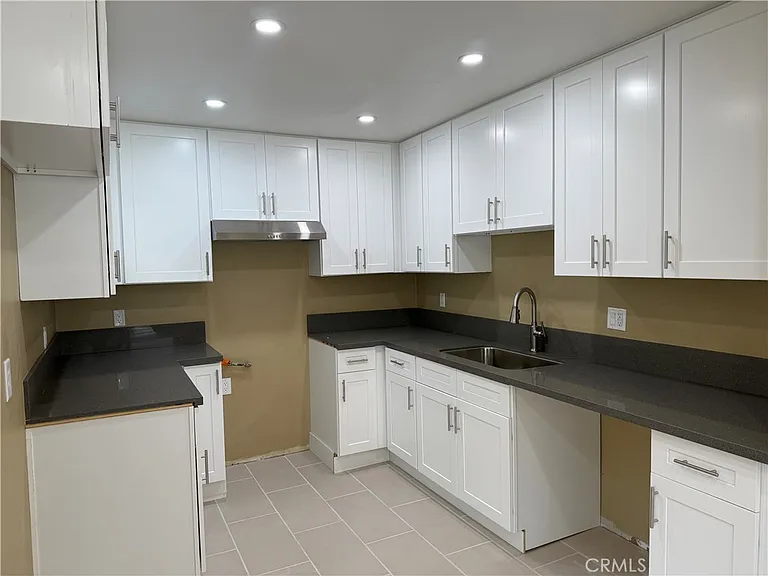 219 E Maple St #2 — Photo 5