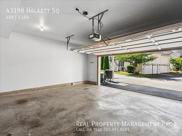 43198 Halkett Sq — Photo 38