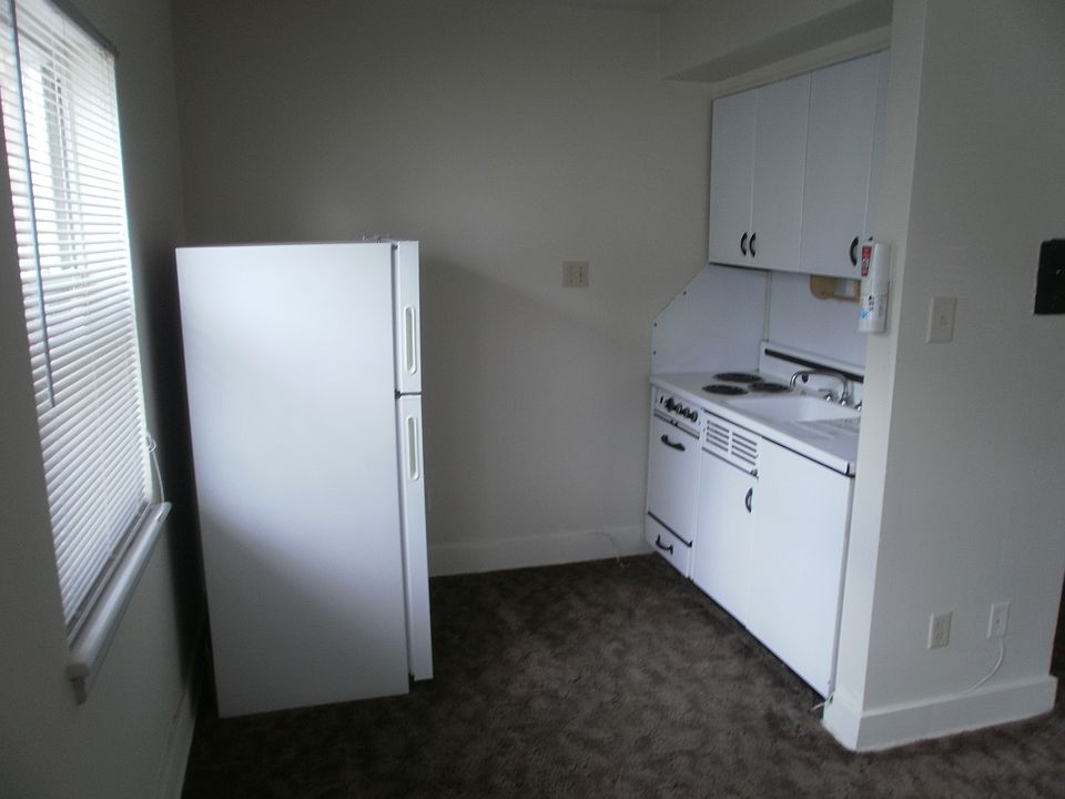 2nd image of 2502 Walnut St APT 6