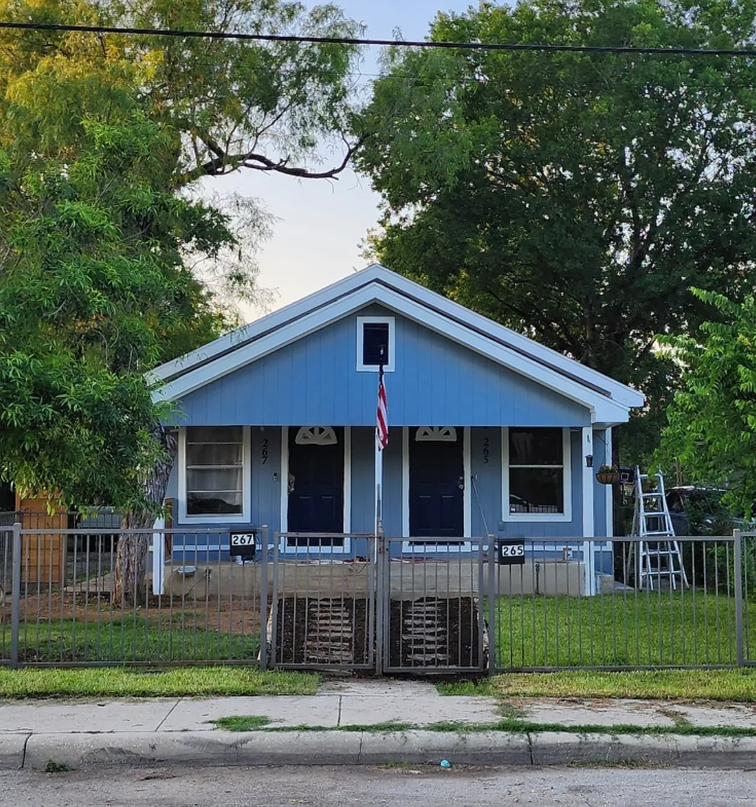 265 Rosebud Ln — Photo 1