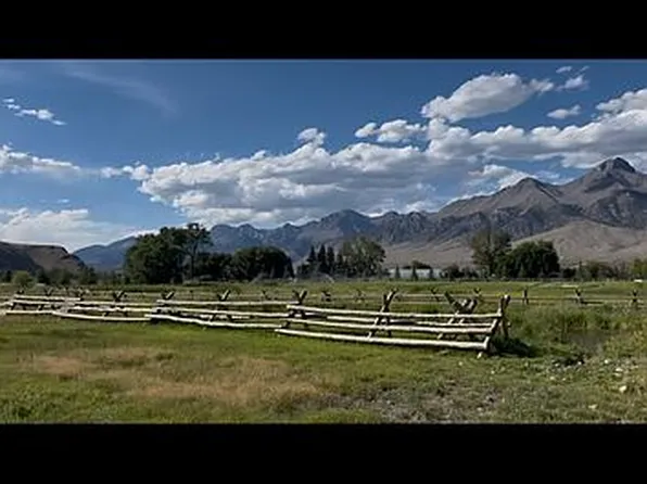 1013 College St, Mackay, ID 83251