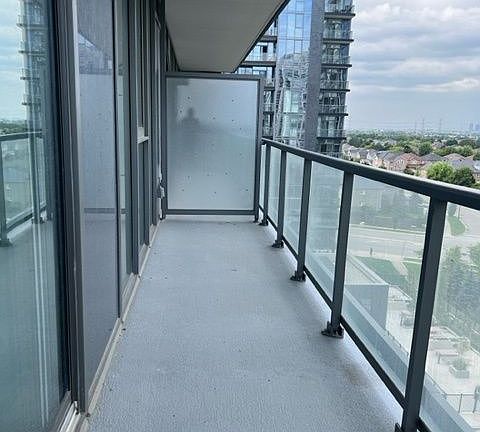 2nd image of 20 Gatineau Dr #701