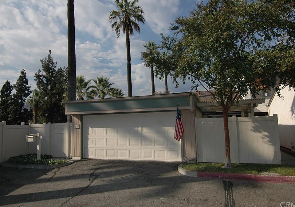 1st image of 803 E Laurel Oak Dr