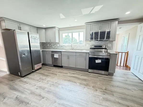 1 James St #2, Peabody, MA 01960