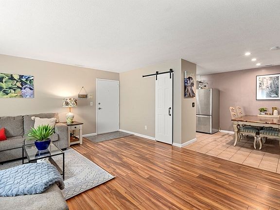 4th image of 11 Thayer Pond Dr #14
