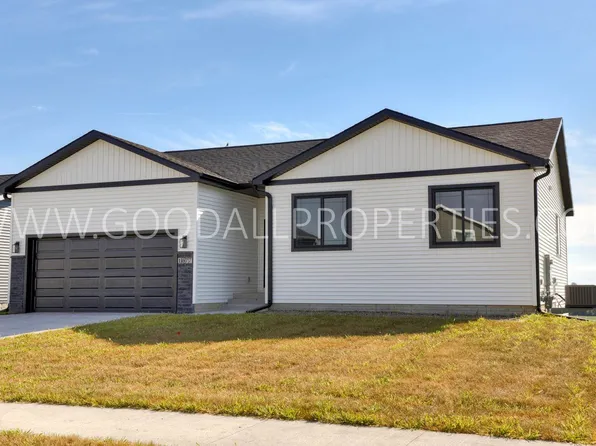 1677 20th Ave SE, Altoona, IA 50009