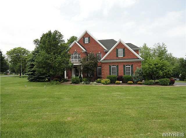 1st image of 10 Norwood Ln