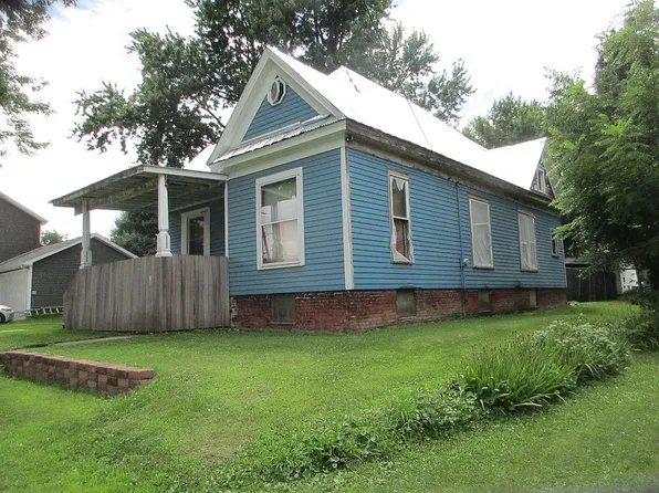 227 N Walnut St, Maroa, IL 61756