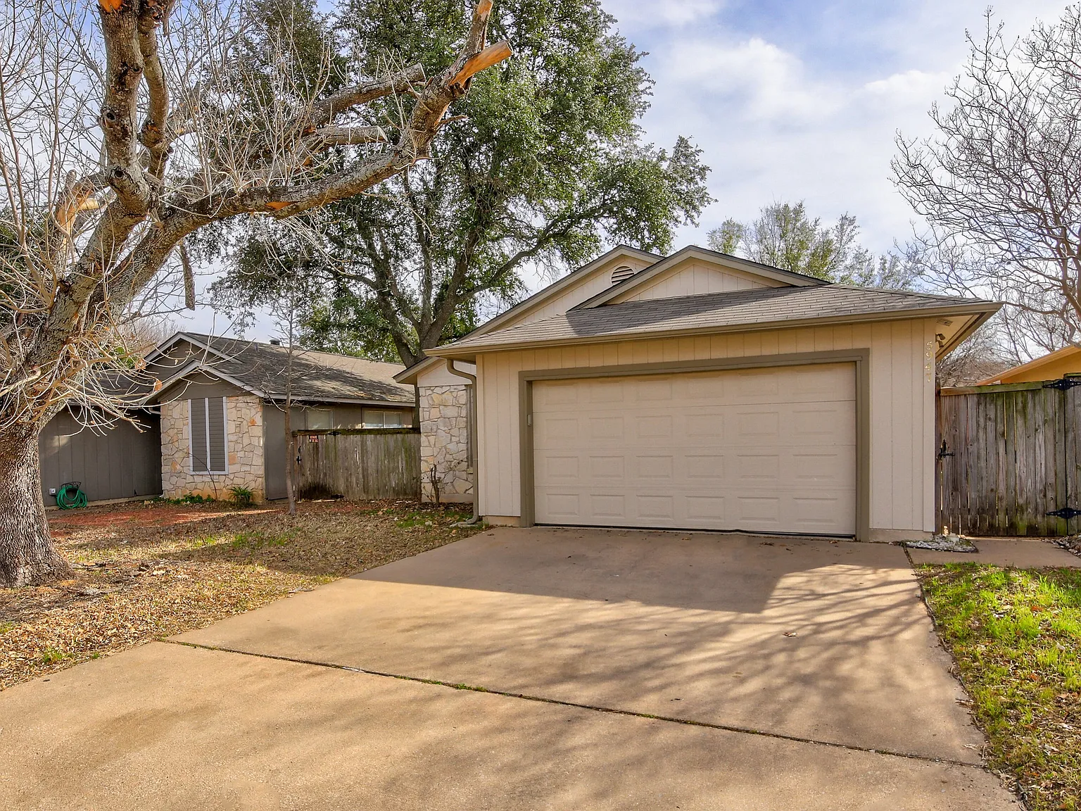 3 bed, 1089 sqft, $2,050 — Photo 3