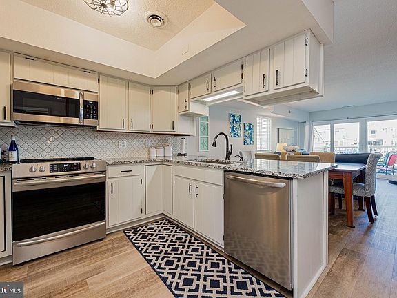 4th image of 702 Bradley Rd #1002