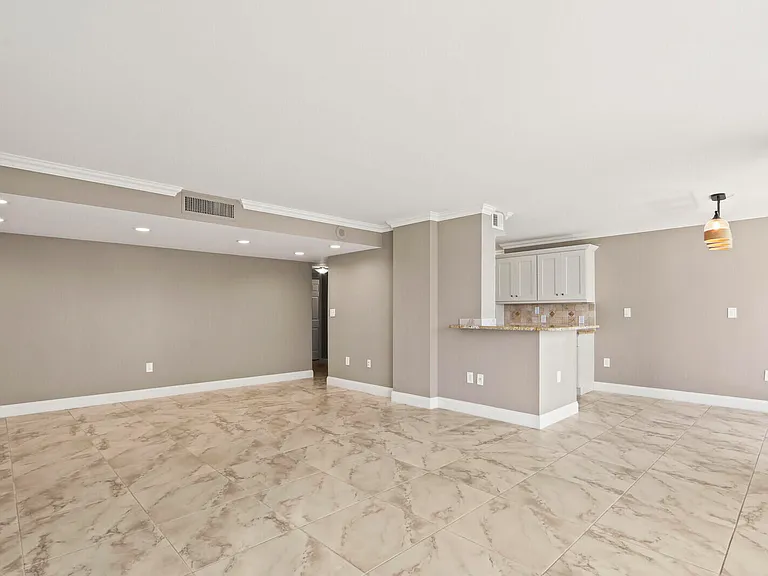 4200 N Ocean Dr #1-203 — Photo 8