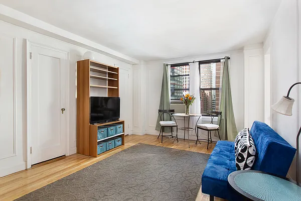 Rented by Douglas Elliman | media 8