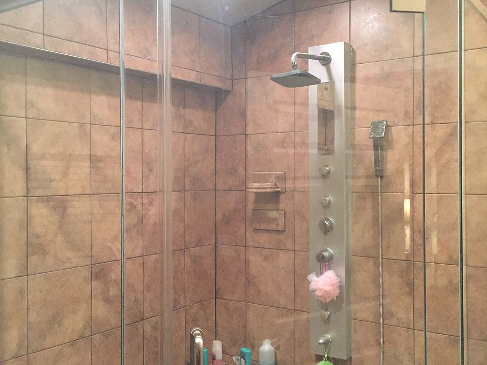 Custom 5x5 master shower