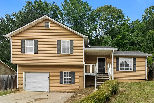 213 Hampton Dr Photo 1