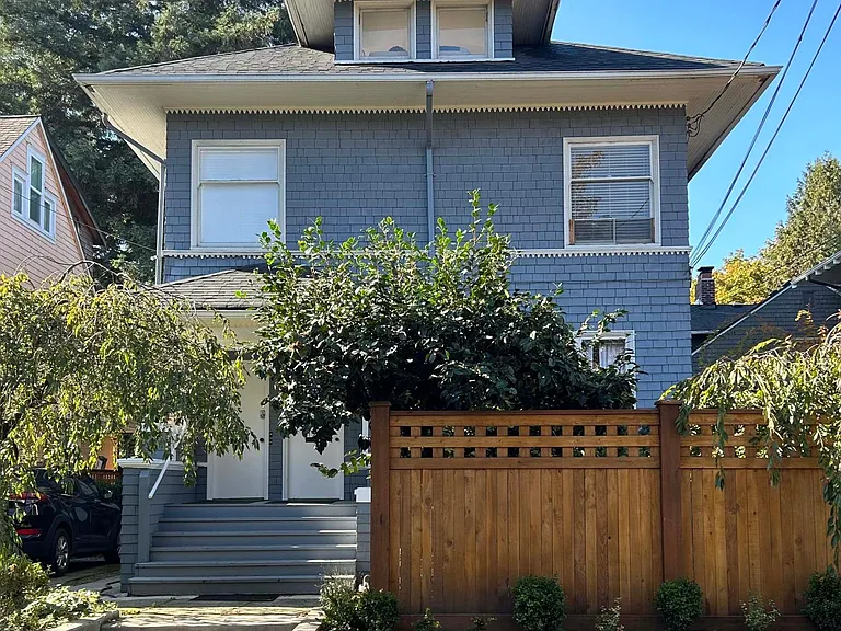 751 Broadway E #D — Photo 1