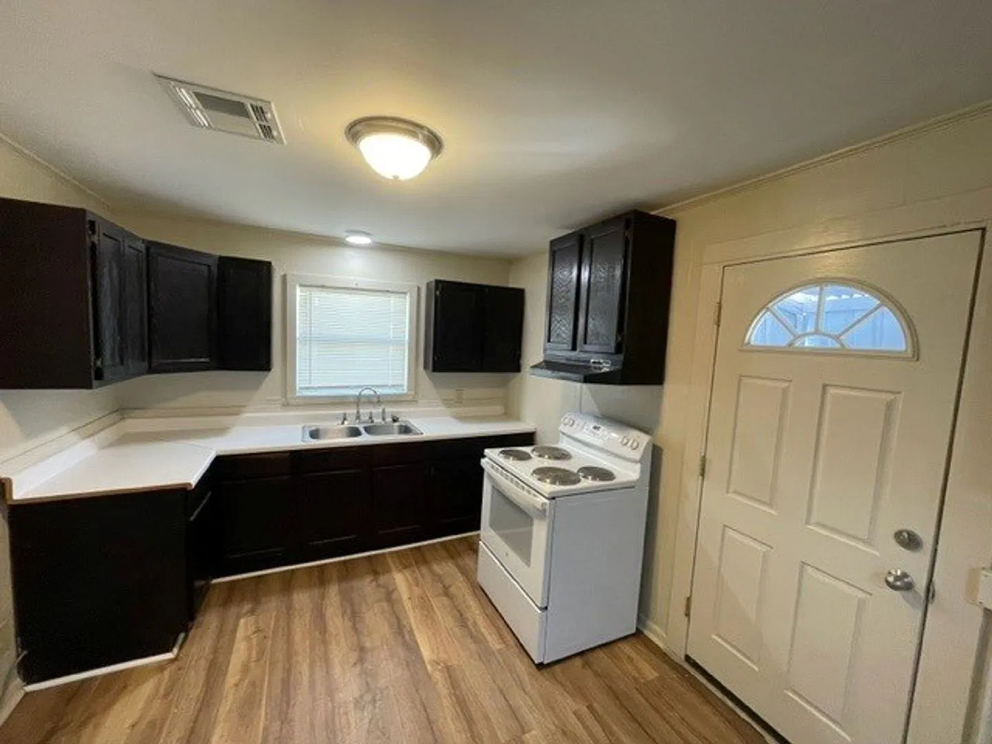 113 Eunice Street — Photo 4