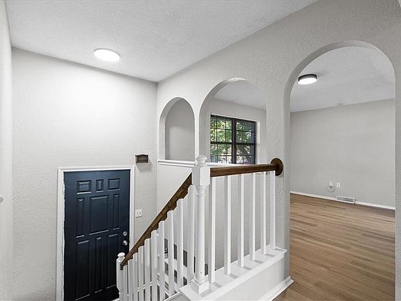 3rd image of 19716 E Millhaven St