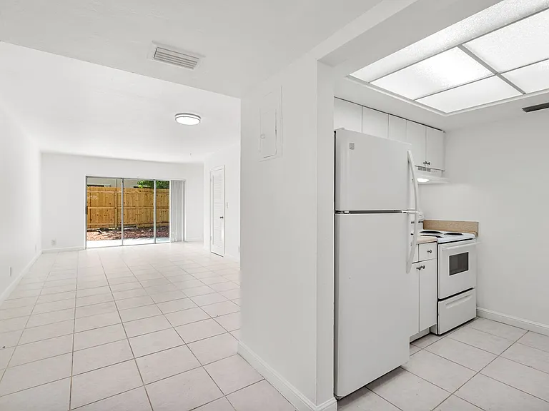 Vista Townhomes — Photo 3