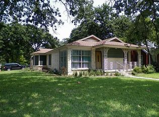 1214 N Riverside Dr, Fort Worth, TX 76111