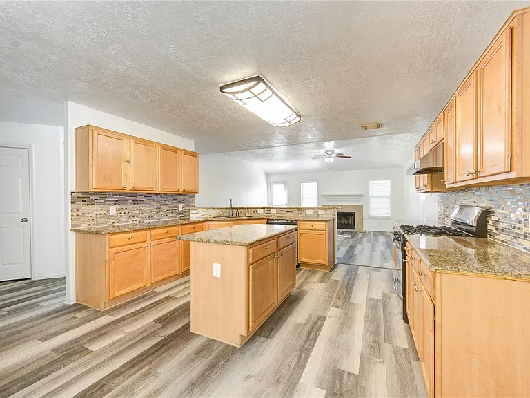 7930 Northfork Hollow Ln — Photo 20