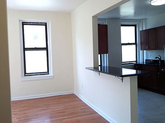 2nd image of 2436 29th St APT 1A