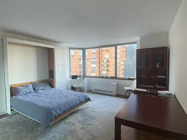 500 West 43rd Street image 2 of 6