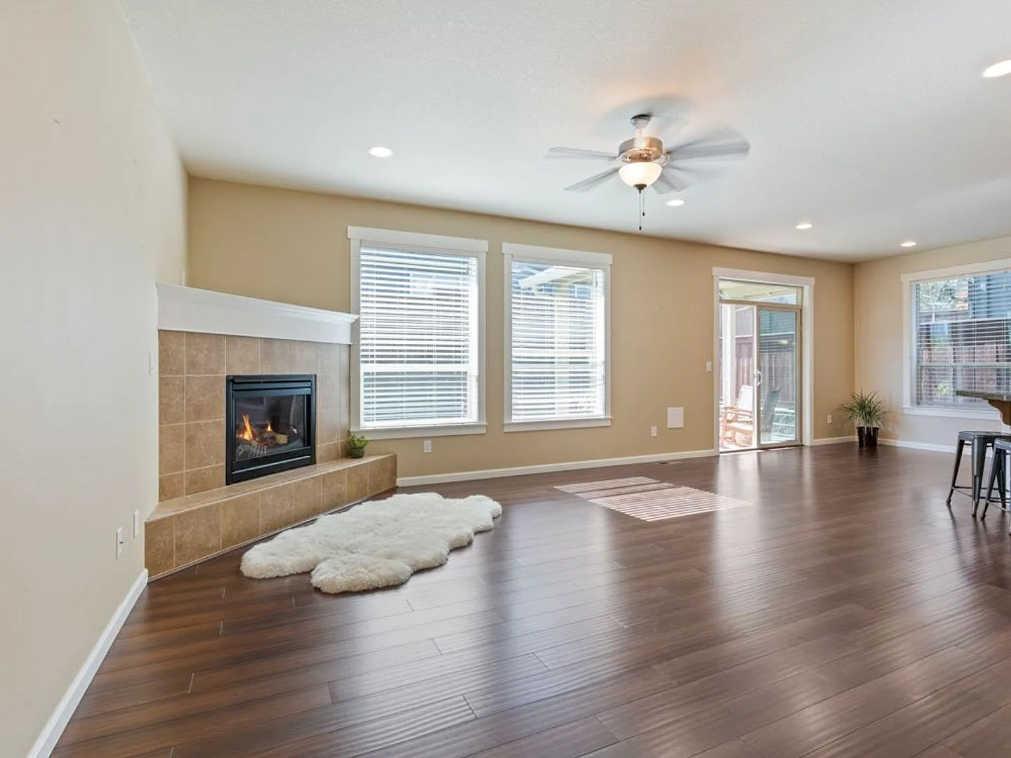 Beautiful Ridgefield Home — Photo 3