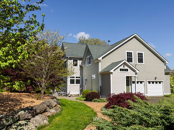 5th image of 118 Lynn Dr