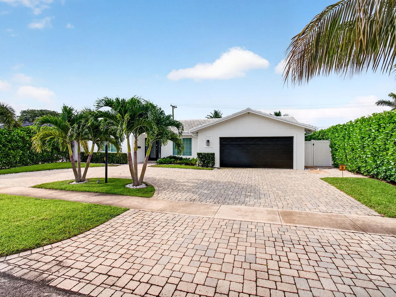 3 bed, 3.0 bath, 1853 sqft, $9,000 — Photo 1