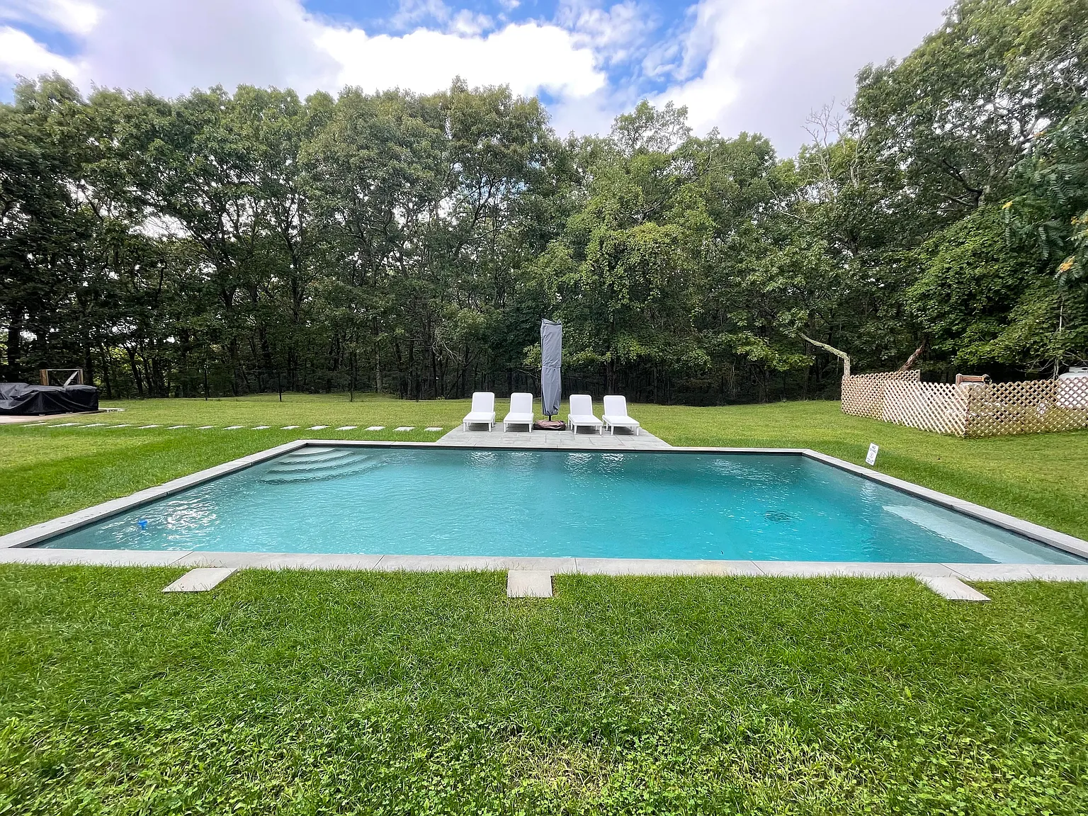 Southampton private new renovation 4 bedrooms with pool — Photo 1