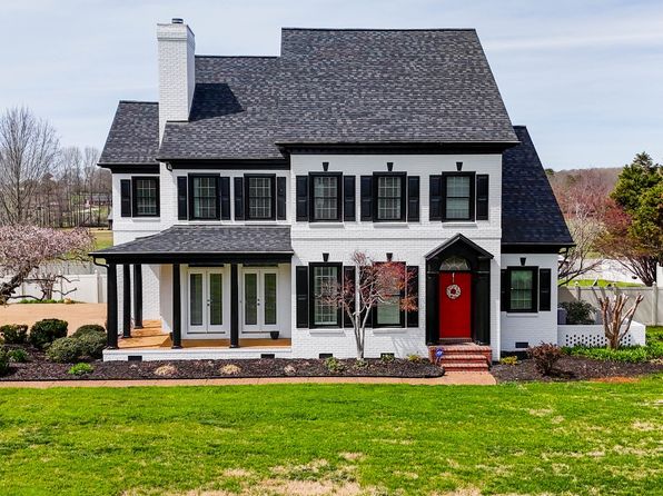 111 Chadwick Farms Dr, Fayetteville, TN 37334