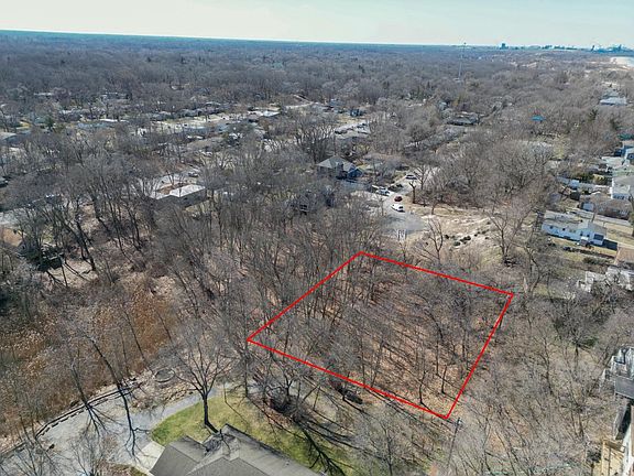 4th image of 7824 Maple St