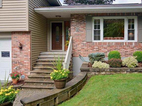 2nd image of 31 Linda Ln