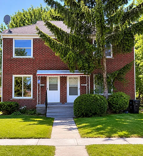 20215 Schoenherr St Photo 1