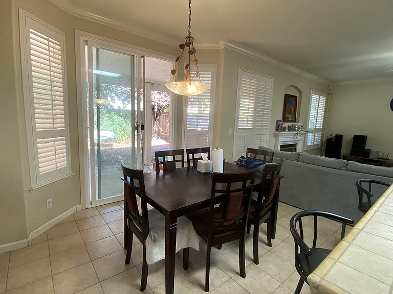 2035 Blackridge Ave — Photo 9
