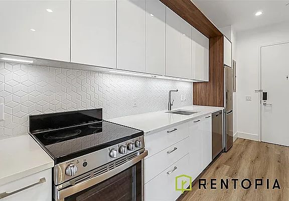2nd image of 224 E 135th St #1921