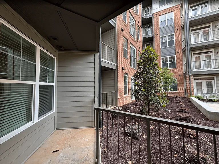 District on the Etowah Apartments — Photo 300