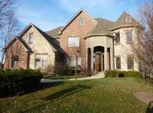 435 Ridge Ct, Lake In The Hills, IL 60156
