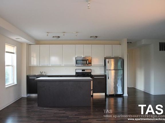 5th image of 1544 W Glenlake Ave APT 4C