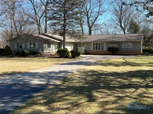 420 Race St, Clyde, OH 43410