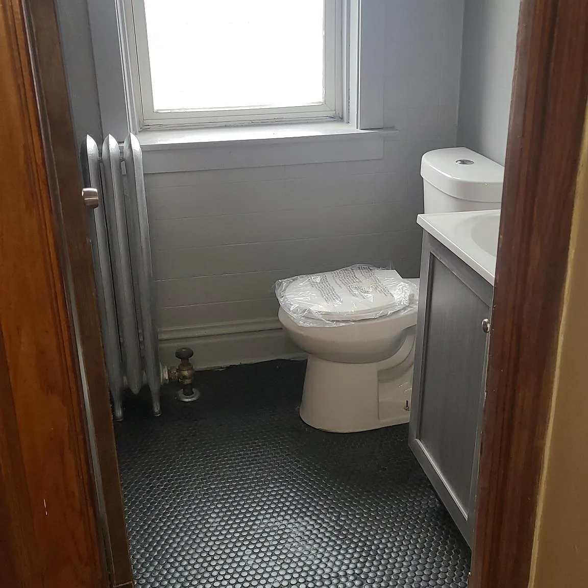 1 bed, 1200 sqft, $1,085 — Photo 2