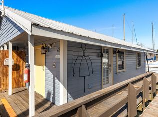 173 NE Bridgeton Rd, Portland, OR 97211