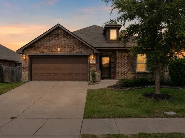 8305 Spitfire Trl, Aubrey, TX 76227