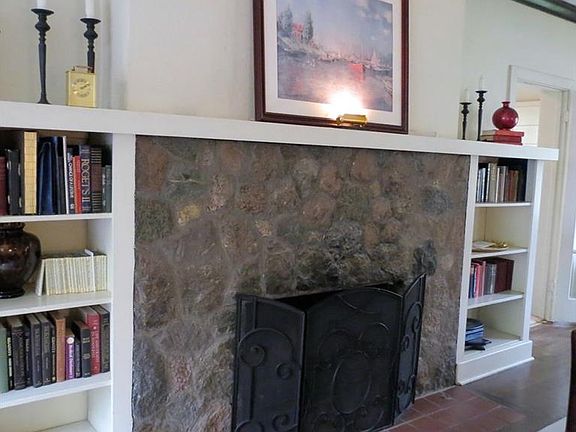 2nd image of 2925 Crescent Dr NE