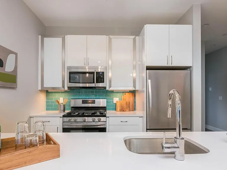 31 E Oxford St #2 — Photo 5