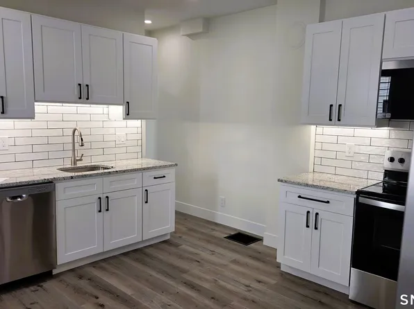 14 Meadow St, Ansonia, CT 06401