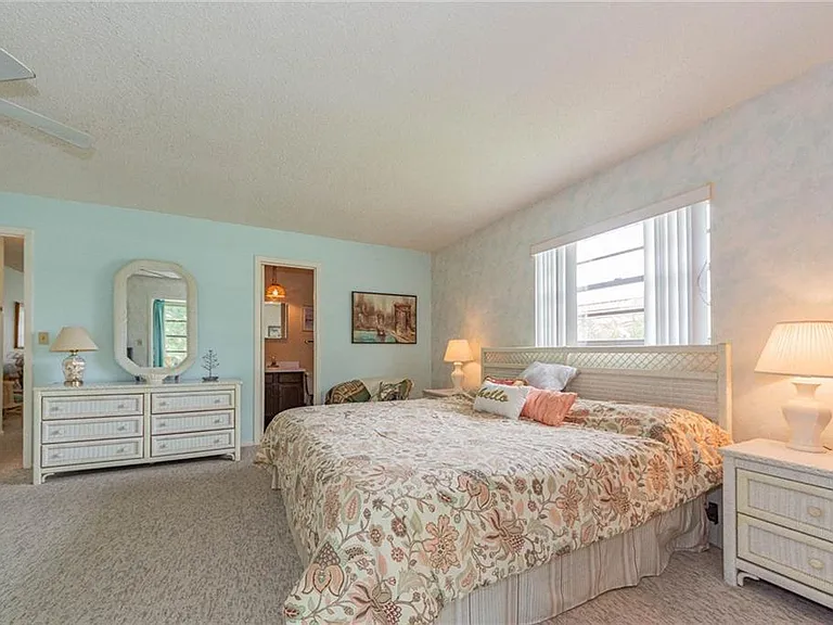 103 Royal Oak Dr — Photo 4