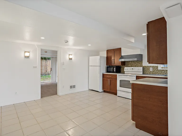 2136 Alki Ave SW #102 — Photo 11