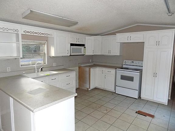 3rd image of 2835 Magnolia St