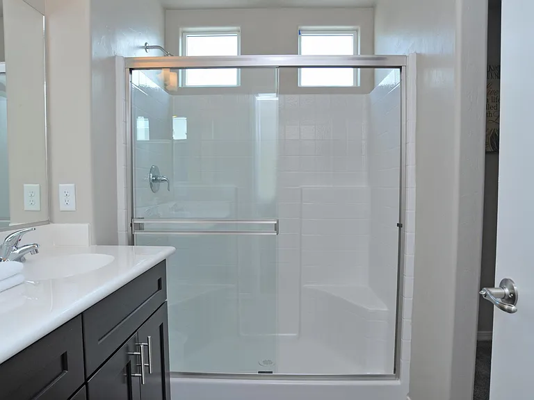 1218 E Blacklidge Dr — Photo 12